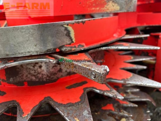 Cosechadora de Cereal - Claas - jaguar 890 mit kemper 360 und pu