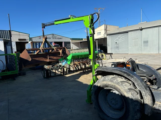 Pluma hidráulica agricola con gancho homologado de 2000kg