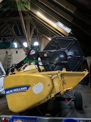 Cosechadora de Cereal - New Holland - cr 8.80