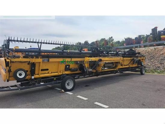 Cosechadora de Cereal - New Holland - cr9-90