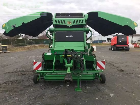 Empacadora gigant - John Deere - v 451 m maxicut 13 couteaux