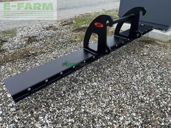 Minicargadora - JST - 2.5 mtr gårdspladsrive