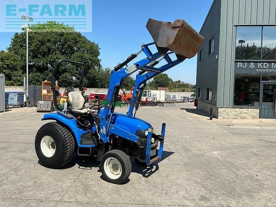 Tractor agrícola - New Holland - tc27d compact tractor (st27187)