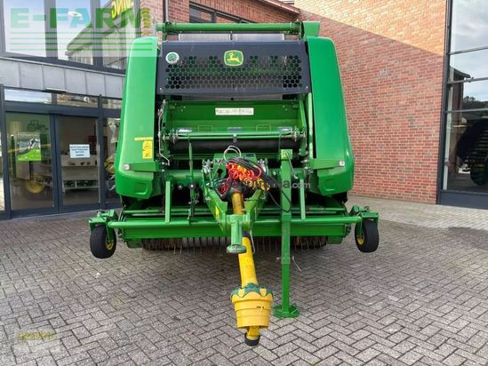 Empacadora gigant - John Deere - 990
