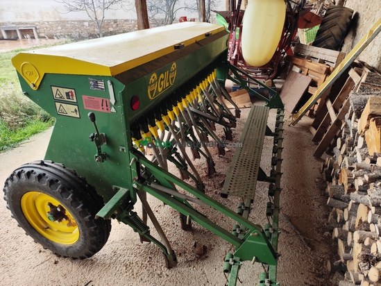 Sembradora en línea convencional - Gil