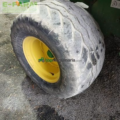 Empacadora gigant - John Deere - 864