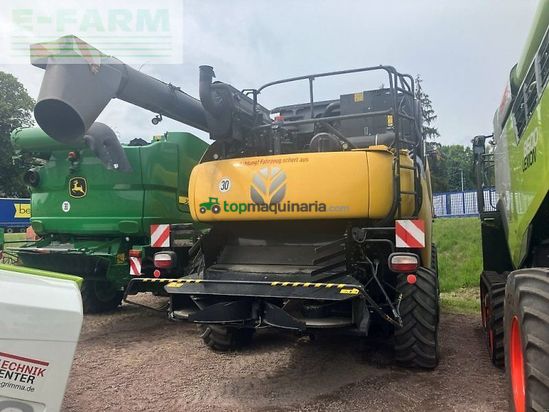 Cosechadora de Cereal - New Holland - cr 9.80