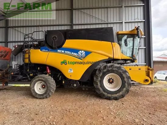 Cosechadora de Cereal - New Holland - cr9080