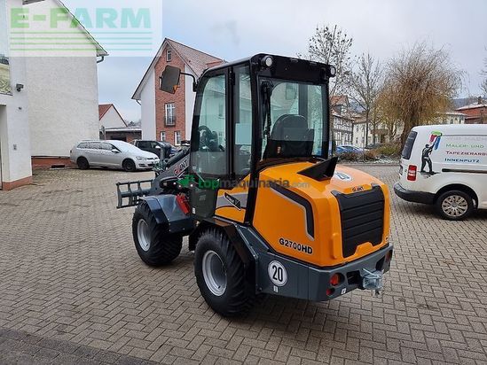 Minicargadora - Giant - g 2700 hd mit kabine und euro aufnamhe