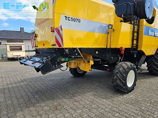 Cosechadora de Cereal - New Holland - tc 5070