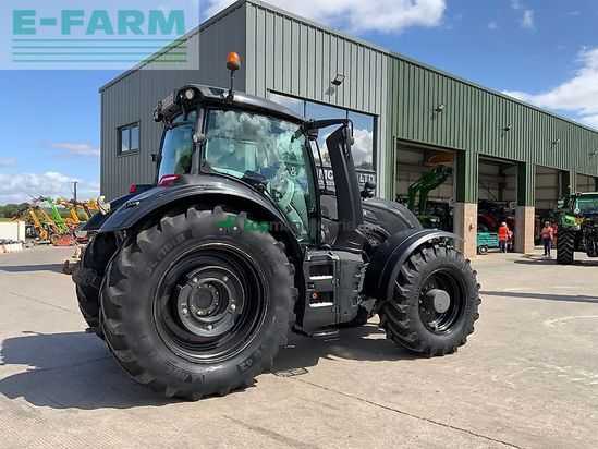 Tractor agrícola - Valtra - t214 versu unlimited tractor (st27245)