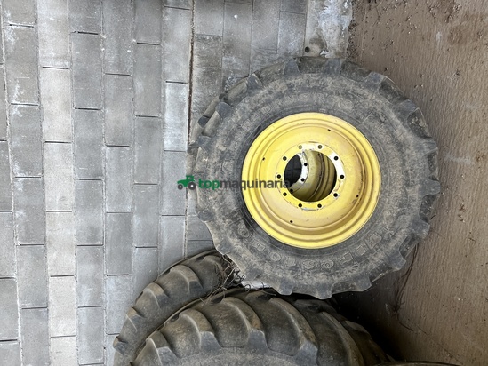Llantas y neumáticos delanteros tractor john deere 