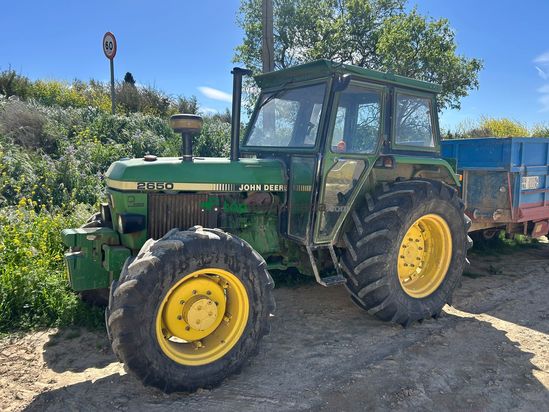 Tractor agrícola - John Deere - 2650 y Remolque 7000 kgs