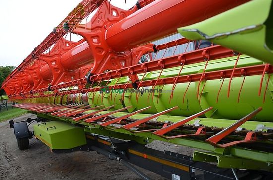 Cosechadora de Cereal - Claas - trion 740 terra trac