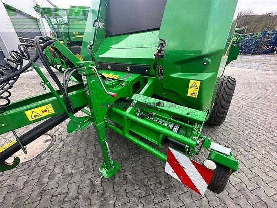 Empacadora gigant - John Deere - v461m