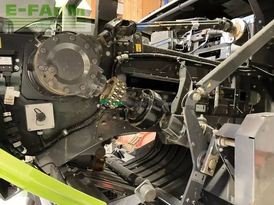 Empacadora gigant - Claas - quadrant 4000