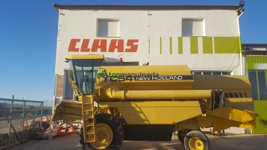 Cosechadora de Cereal - New Holland - TC54