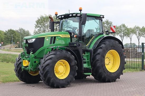 Tractor agrícola - John Deere - 6r 215 traktor