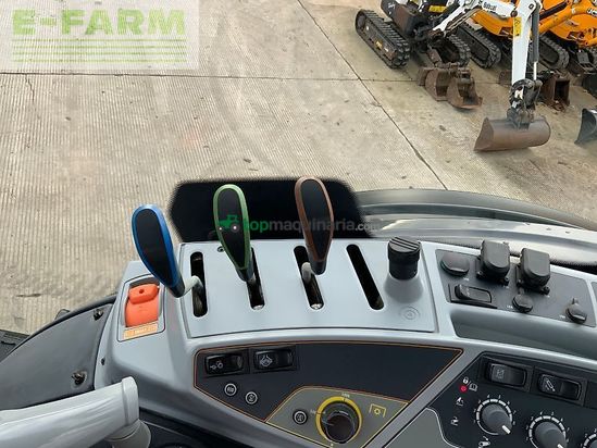 Tractor agrícola - Valtra - t174 hi tech tractor (st25043)