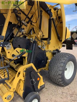 Empacadora gigant - New Holland - roll belt 150