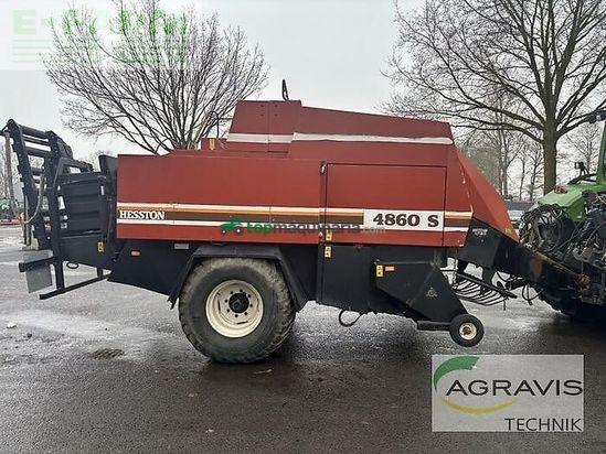 Empacadora gigant - New Holland - 4860