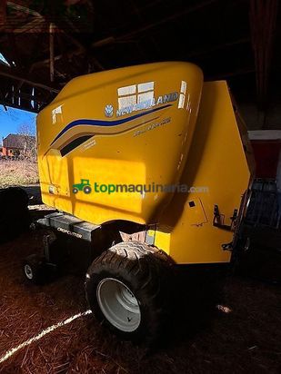 Empacadora gigant - New Holland - br 6090 / roll-bar 125