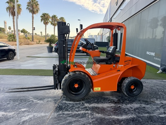 Carretilla Elevadora Mast Explorer H 16D 4x4