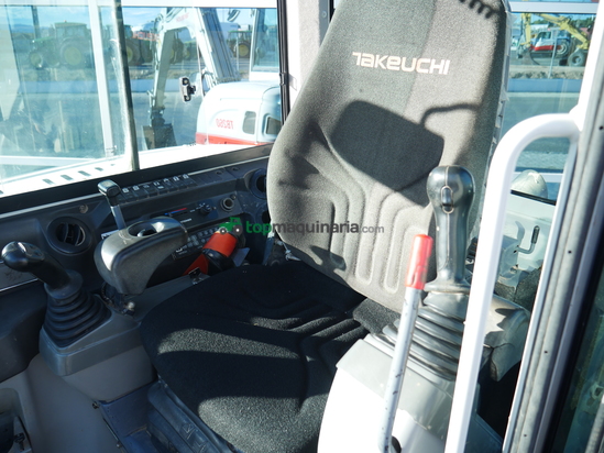 Excavadora - TAKEUCHI TB 260