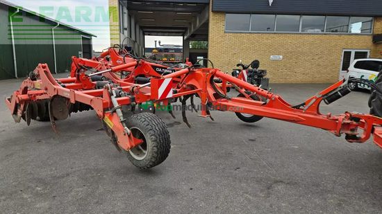 Cultivador - Kuhn - cultimer l4000 bugseret