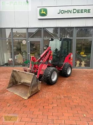 Telescopica - Schaffer - 2030 s mit kabine und straßenbeleuchtung