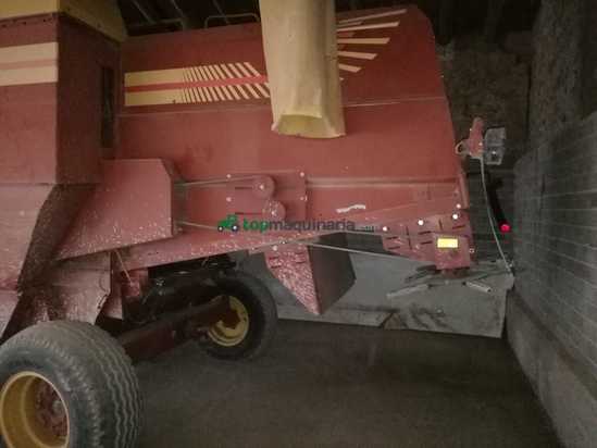Cosechadora de Cereal - New Holland - L520 MCS