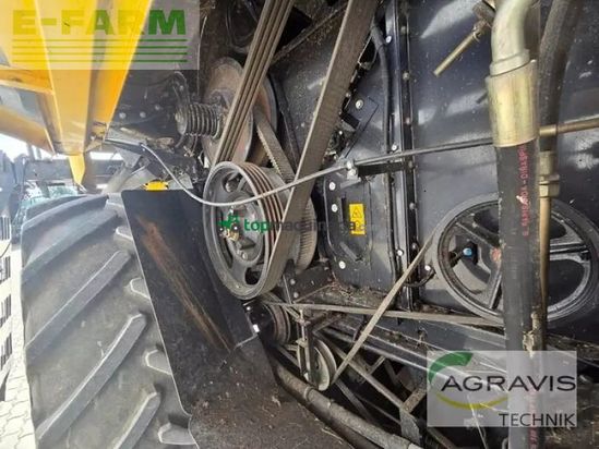 Cosechadora de Cereal - New Holland - cs 640