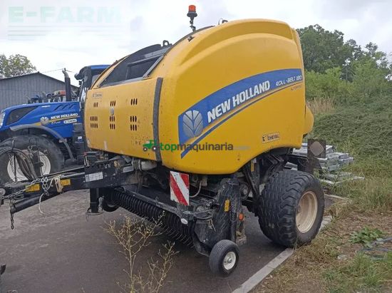 Empacadora gigant - New Holland - rolt belt 180 superfeed
