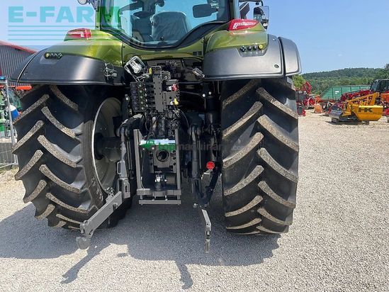 Tractor agrícola - Valtra - t215 d forst mit rüfa und forstkabine