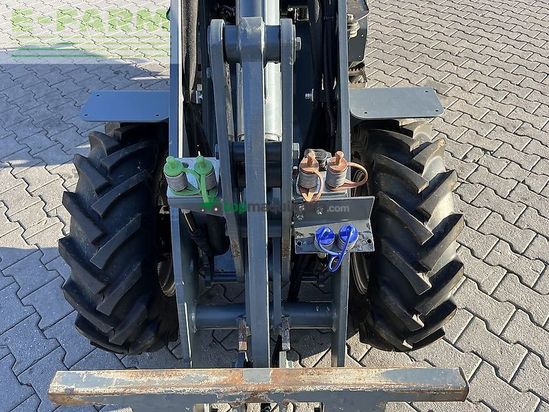 Minicargadora - Giant - 2300hd mit vierkant aufnahme