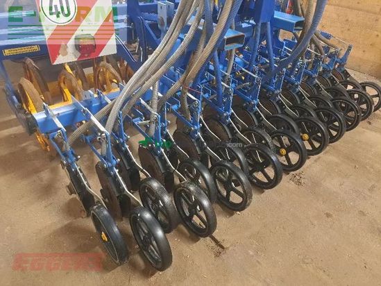 Sembradora - Treffler - tg 300.1 + lemken säschiene