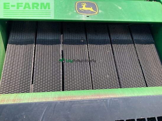 Empacadora gigant - John Deere - 864