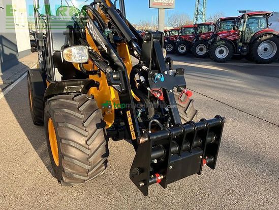 Minicargadora - JCB - 403 agri smart power
