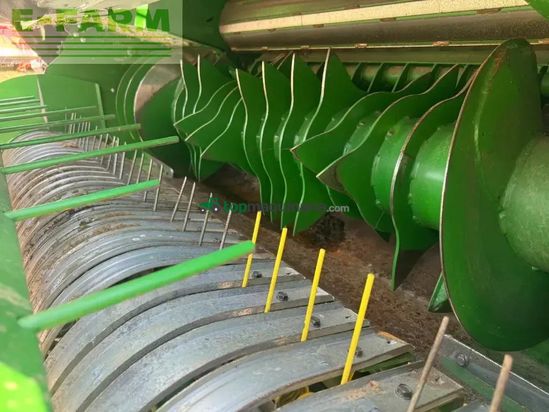 Empacadora gigant - John Deere - v461m