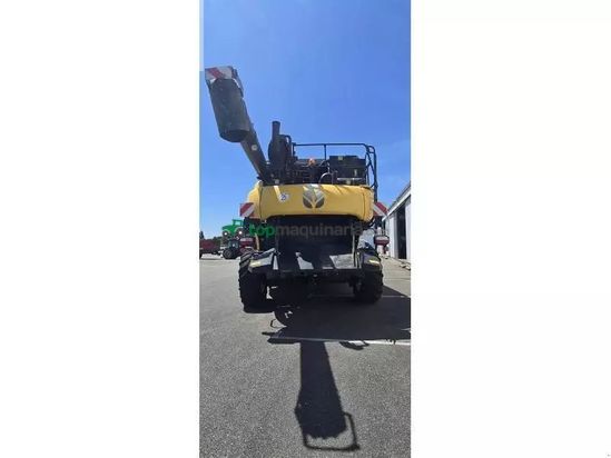 Cosechadora de Cereal - New Holland - cr8-80