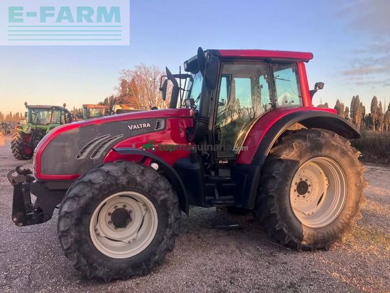 Tractor agrícola - Valtra - tracteur