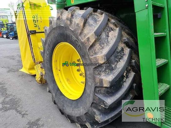 Cosechadora de Cereal - John Deere - 7400
