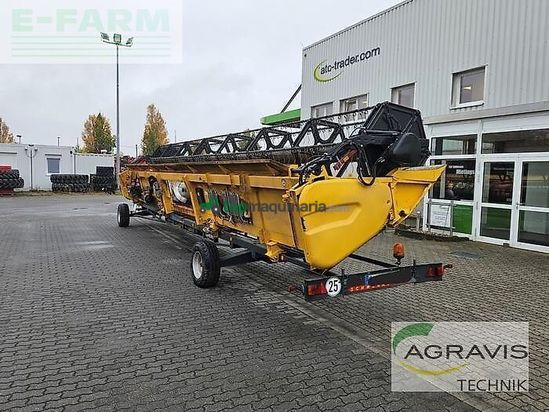 Cosechadora de Cereal - New Holland - cr 9.90 raupe