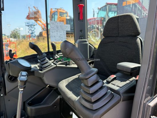 Miniexcavadora - CASE - CX19D