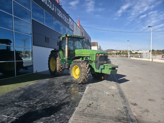 Tractor agrícola - John Deere - 8200