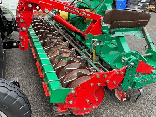 Grada rotativa - Regent - Orbit- M 3000 und Vitasem 300 Drillmaschine