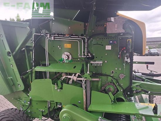 Empacadora gigant - Krone - comprima f 125 xc demo