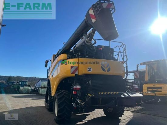 Cosechadora de Cereal - New Holland - cr 8.80 raupe