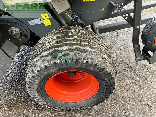 Empacadora gigant - Claas - variant 360 rc