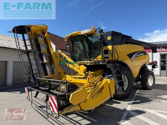 Cosechadora de Cereal - New Holland - cr980